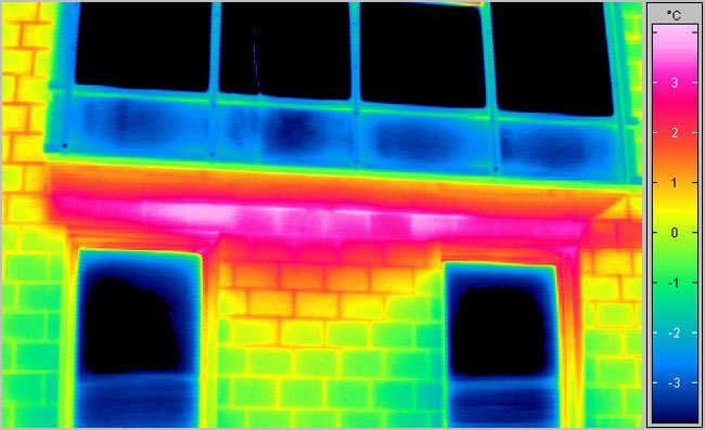 Building heat loss detectable by using infra-red camera